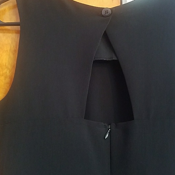 Black dress - Picture 6 of 7